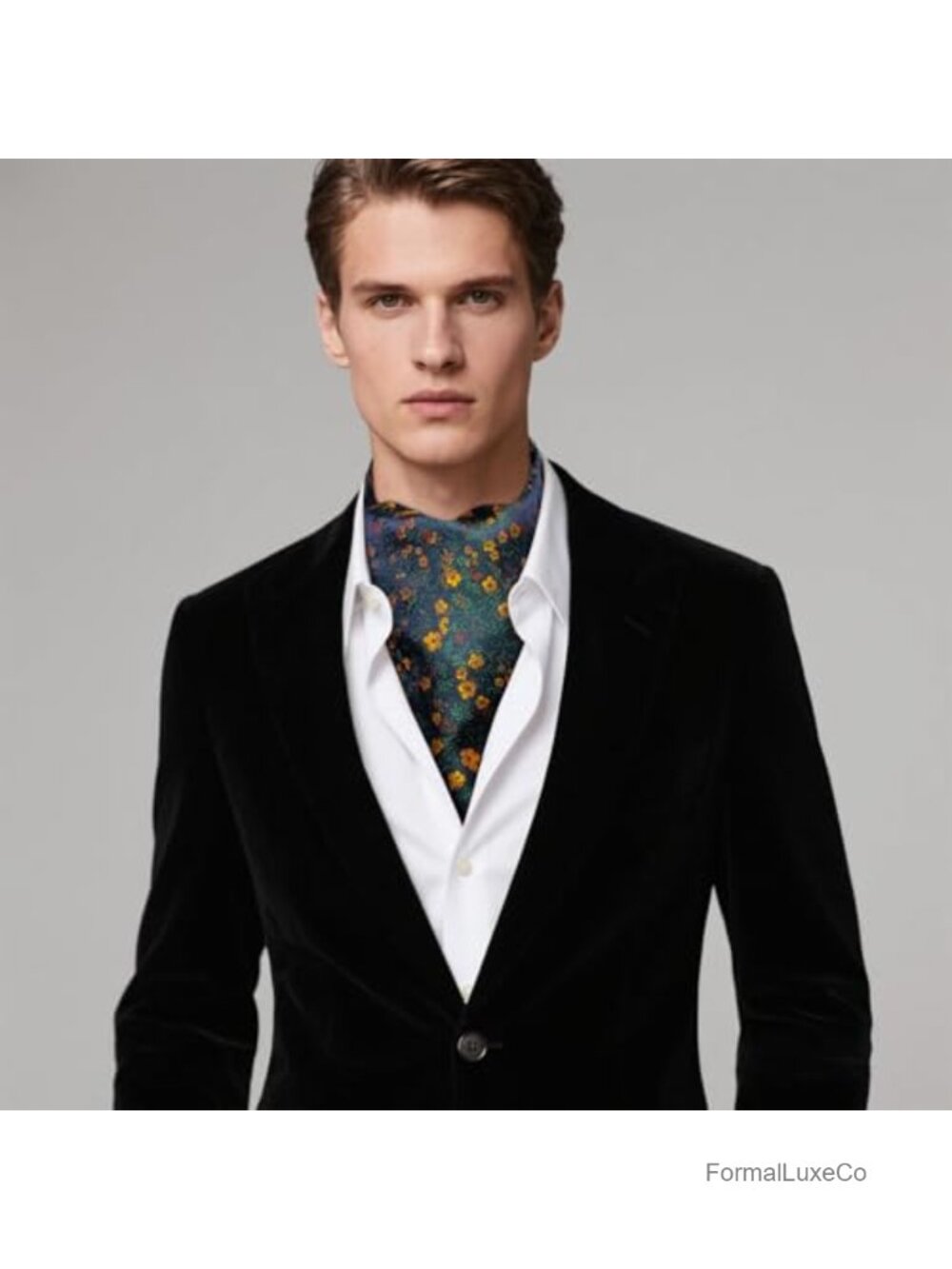 Silk Ascot Tie Set with Pocket Square Cufflinks & Lapel Pin - Picture 4 of 4